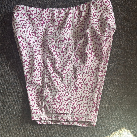 Senita Athletics Baseline shorts Medium EUC - Picture 5 of 10